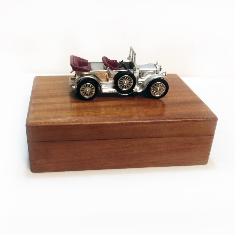 Vintage Wooden Cigar/Trinket Box With Mounted 1911 Daimler-Y13